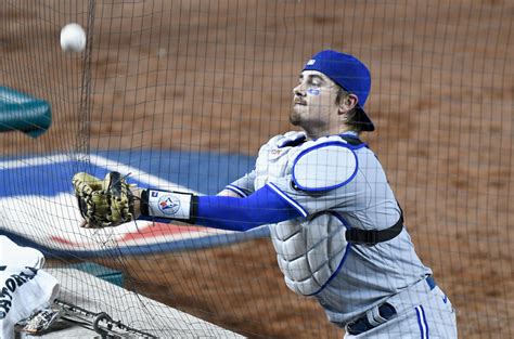 reese mcguire beat it|Braves Organist Plays Beat It for Blue Jays Player。